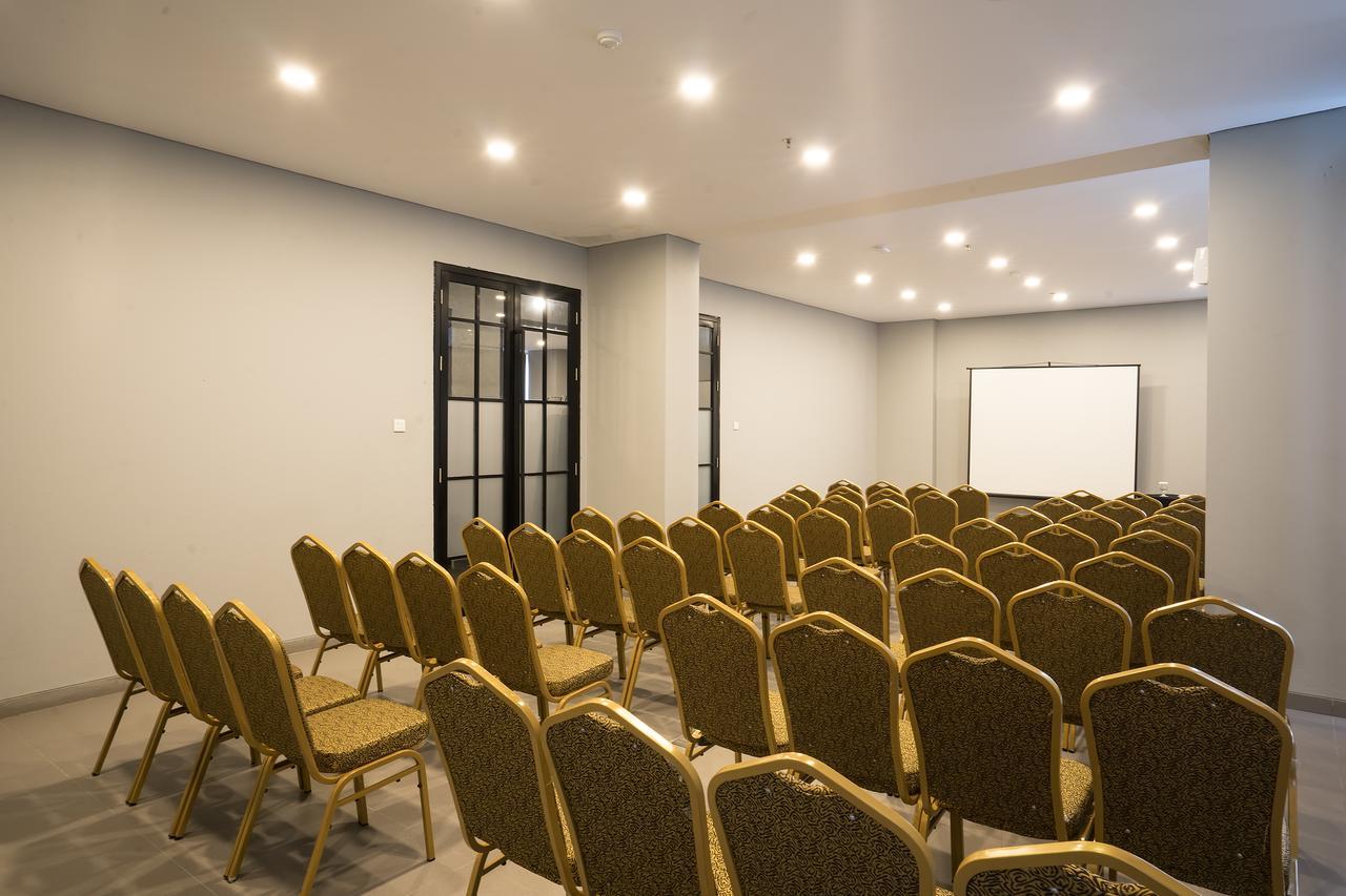 Maple Hotel Grogol Jakarta Ngoại thất bức ảnh