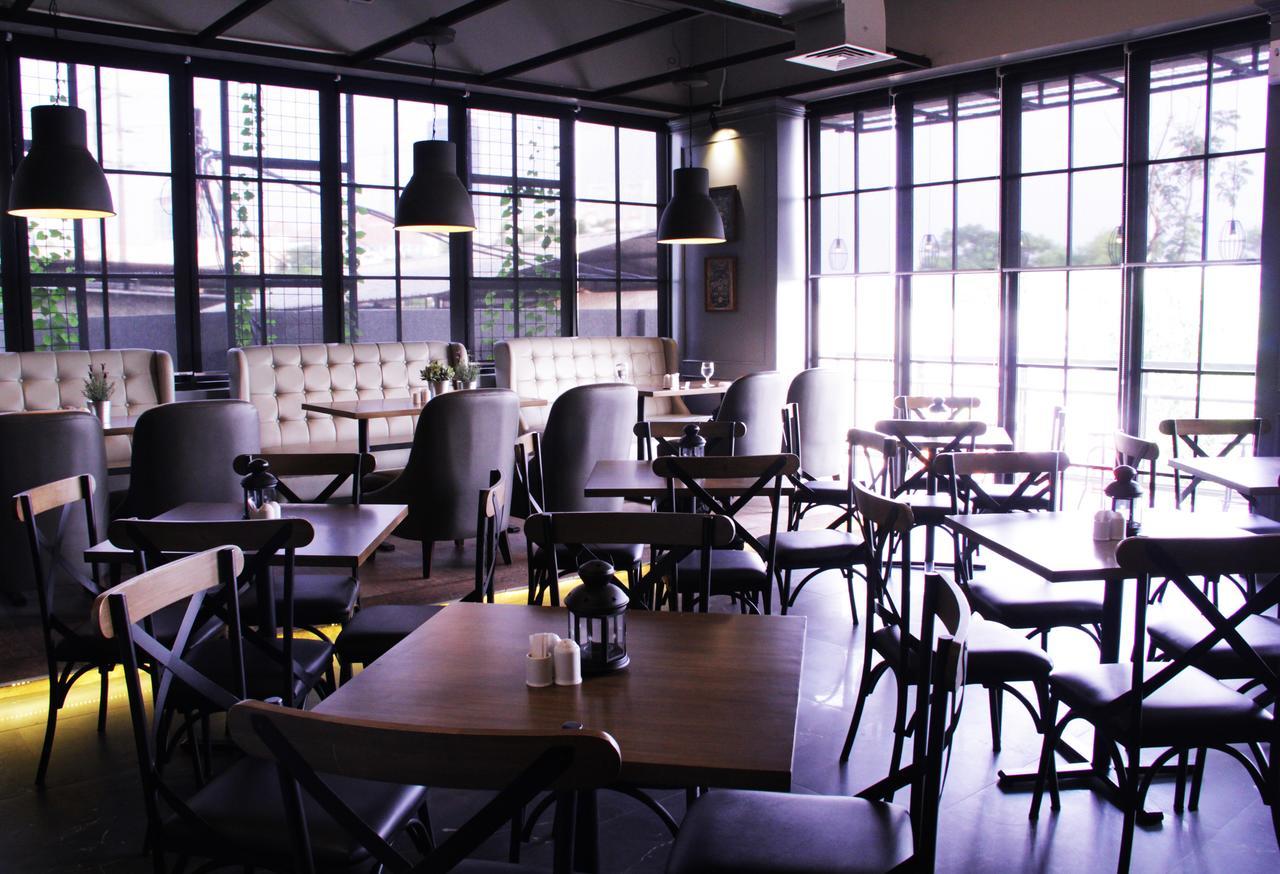 Maple Hotel Grogol Jakarta Ngoại thất bức ảnh